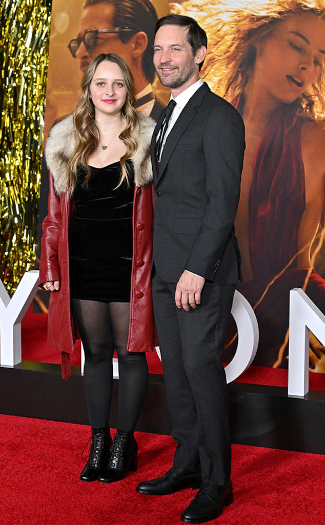 Tobey Maguire e la figlia alla premiere di Babylon (2022)